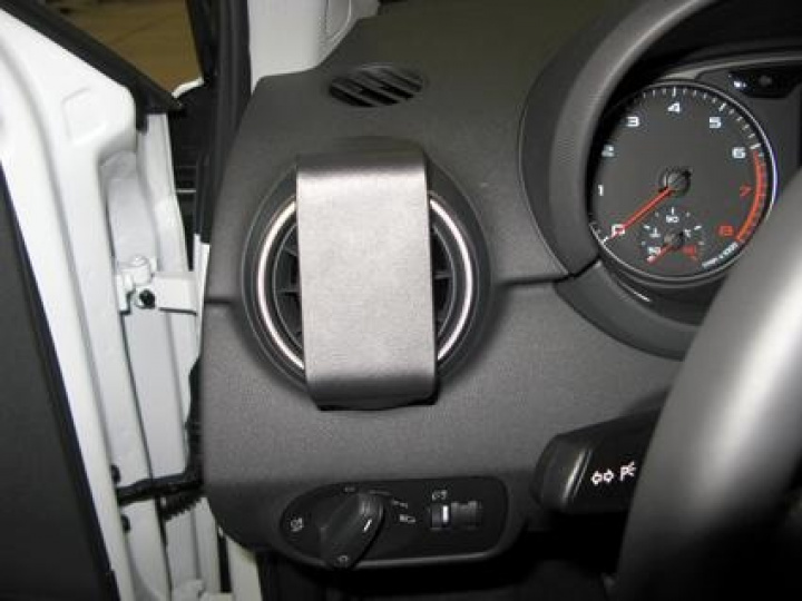 Brodit 804816 - Left mount i gruppen Modellanpassat / Audi / Audi A1 / Audi A1 2009- hos CD Bilradio (240804816)